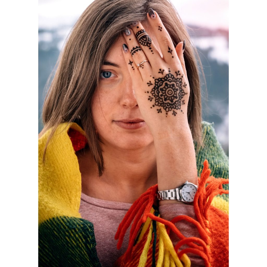 Front Hand Simple Mehndi Design