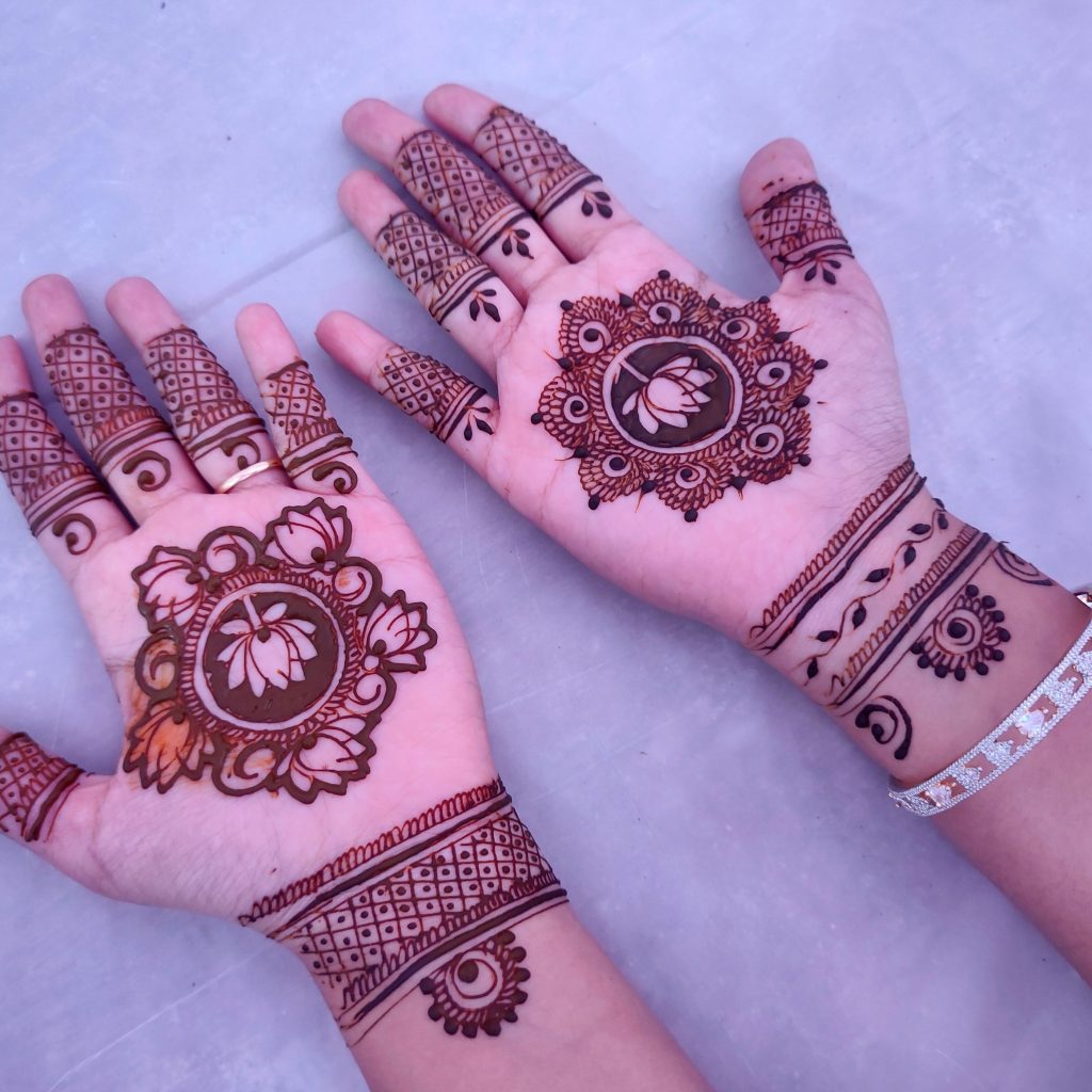 Front Hand Simple Mehndi Design