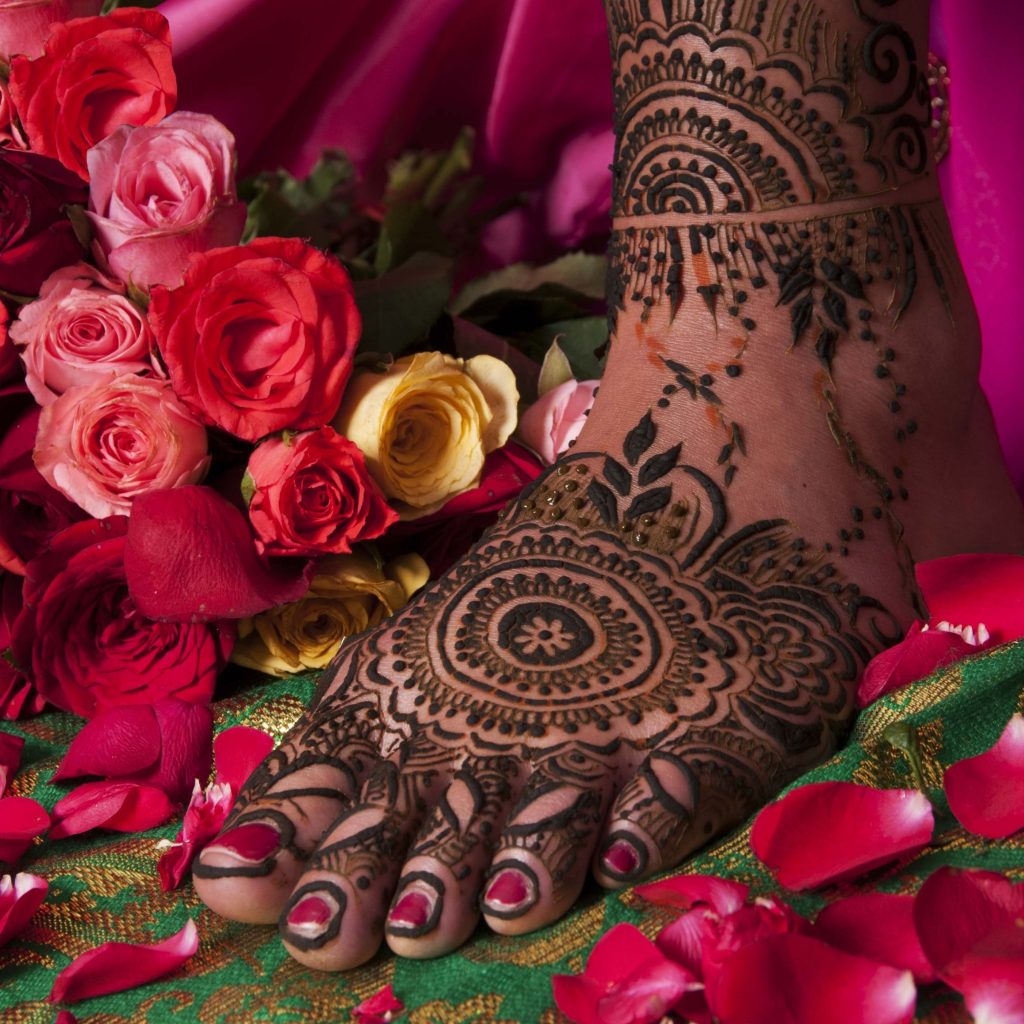 Dark Mehndi Design on Bridal Feet
