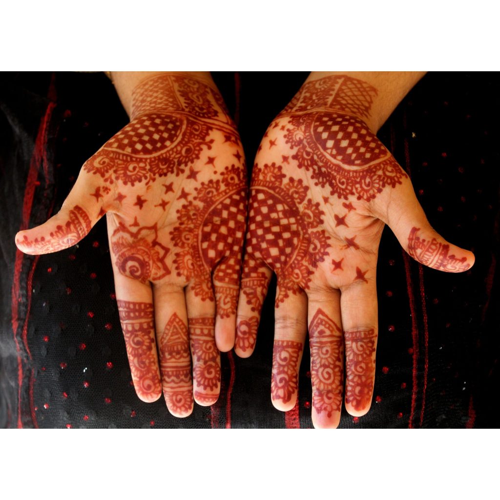 Front Hand Simple Mehndi Design