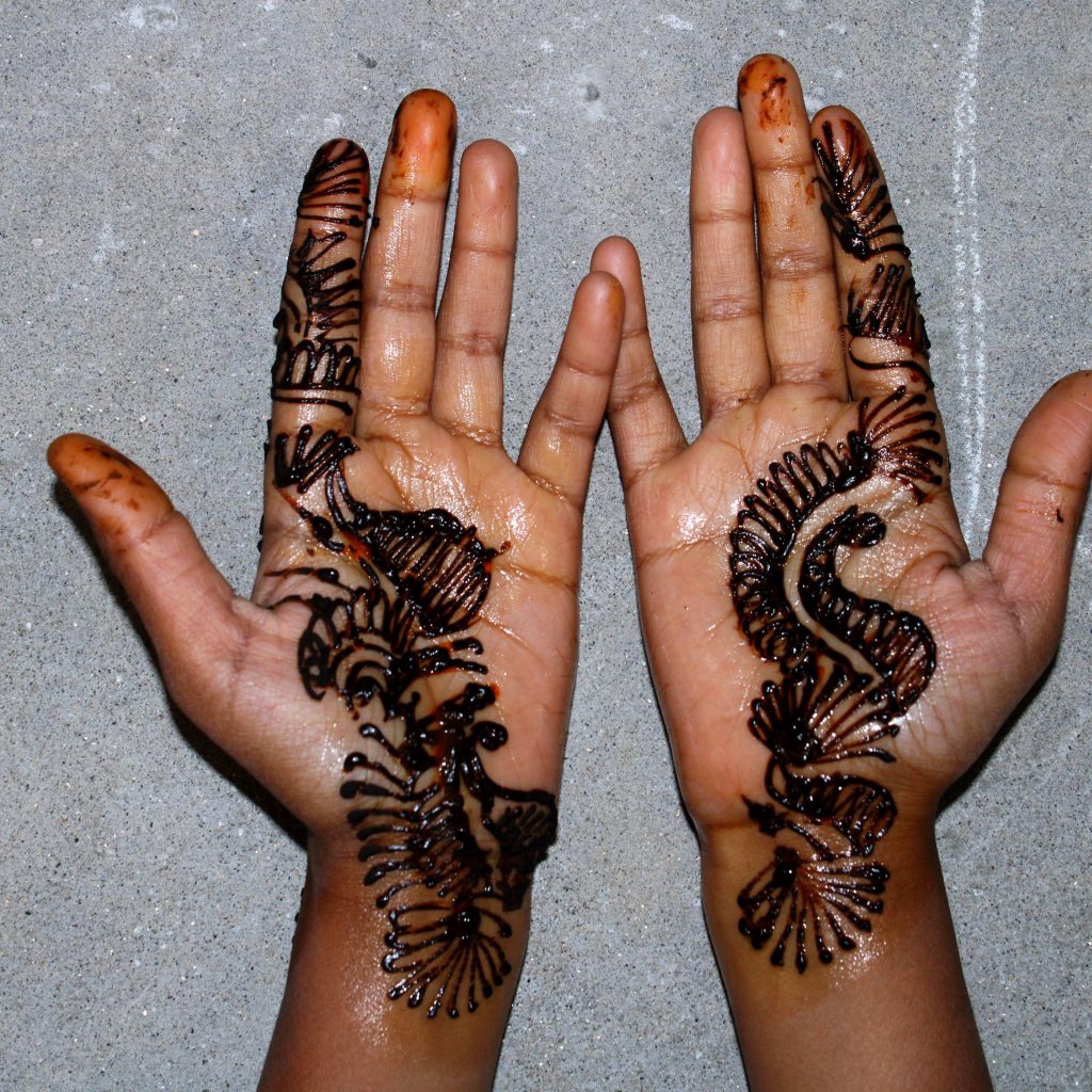 Simple Arabic Mehndi Design