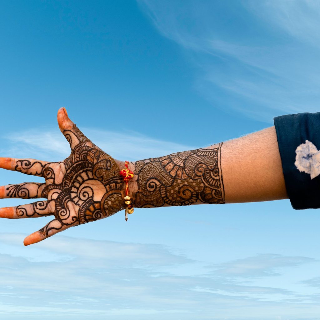 Simple Arabic Mehndi Design