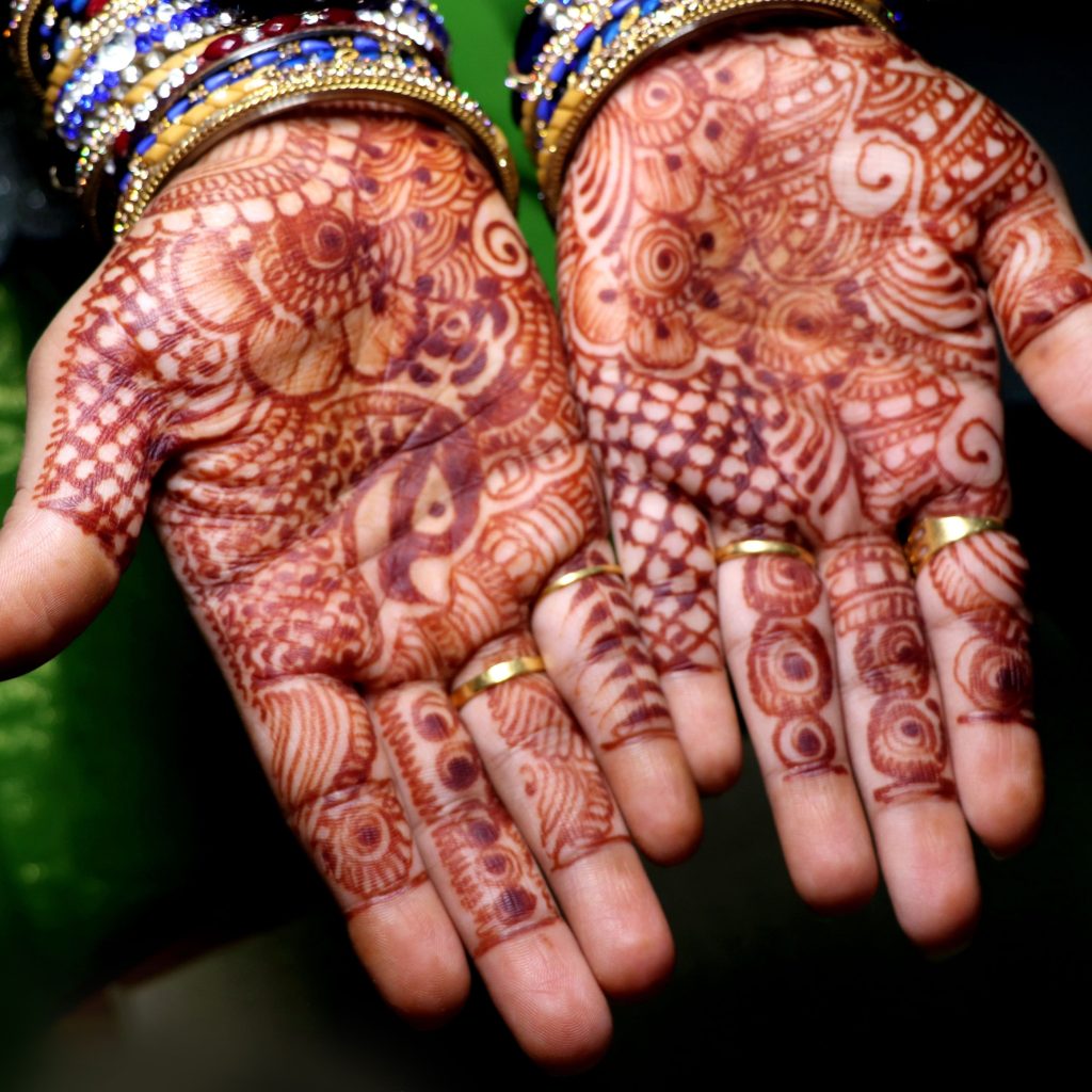Simple Arabic Mehndi Design