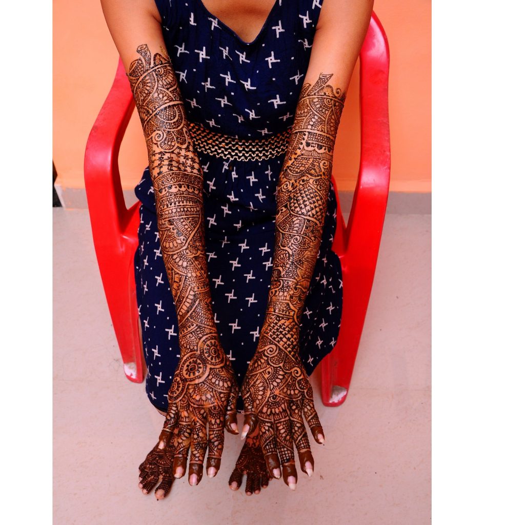 Simple Arabic Mehndi Design