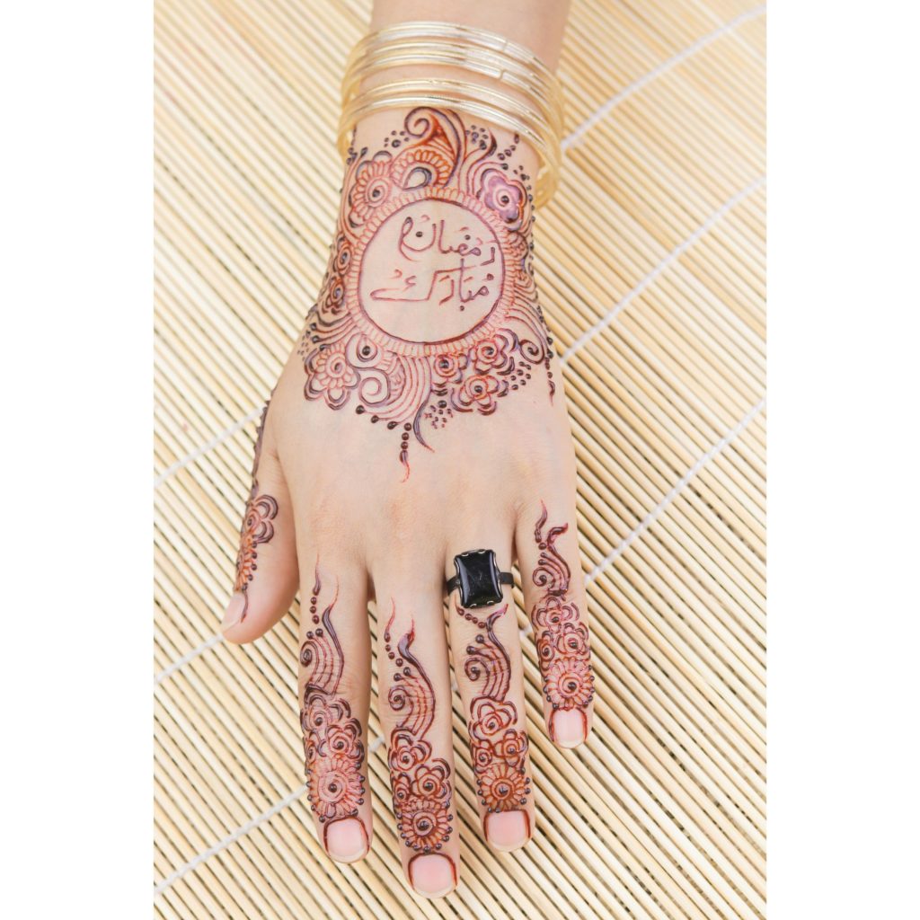Simple Arabic Mehndi Design