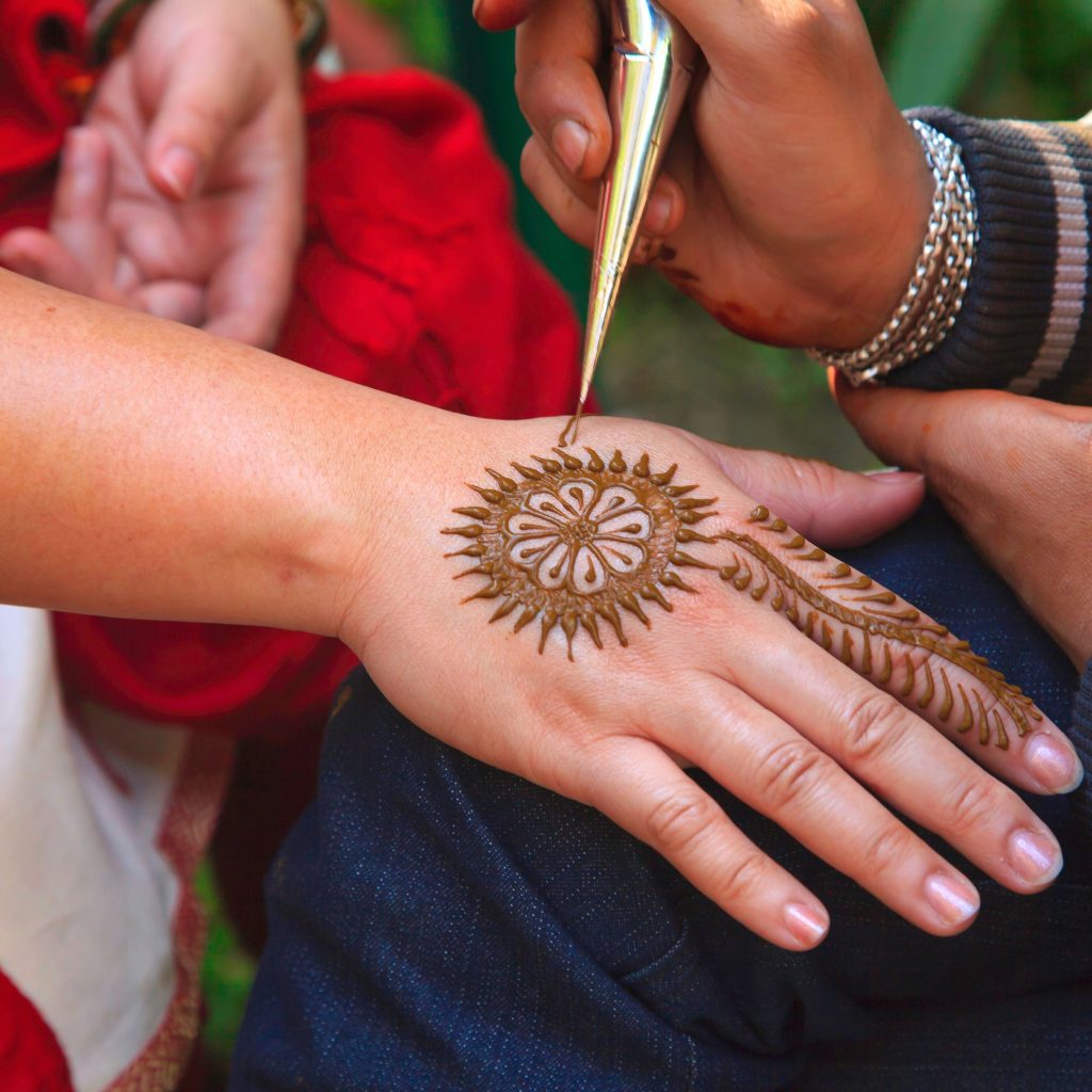 Simple Arabic Mehndi Design