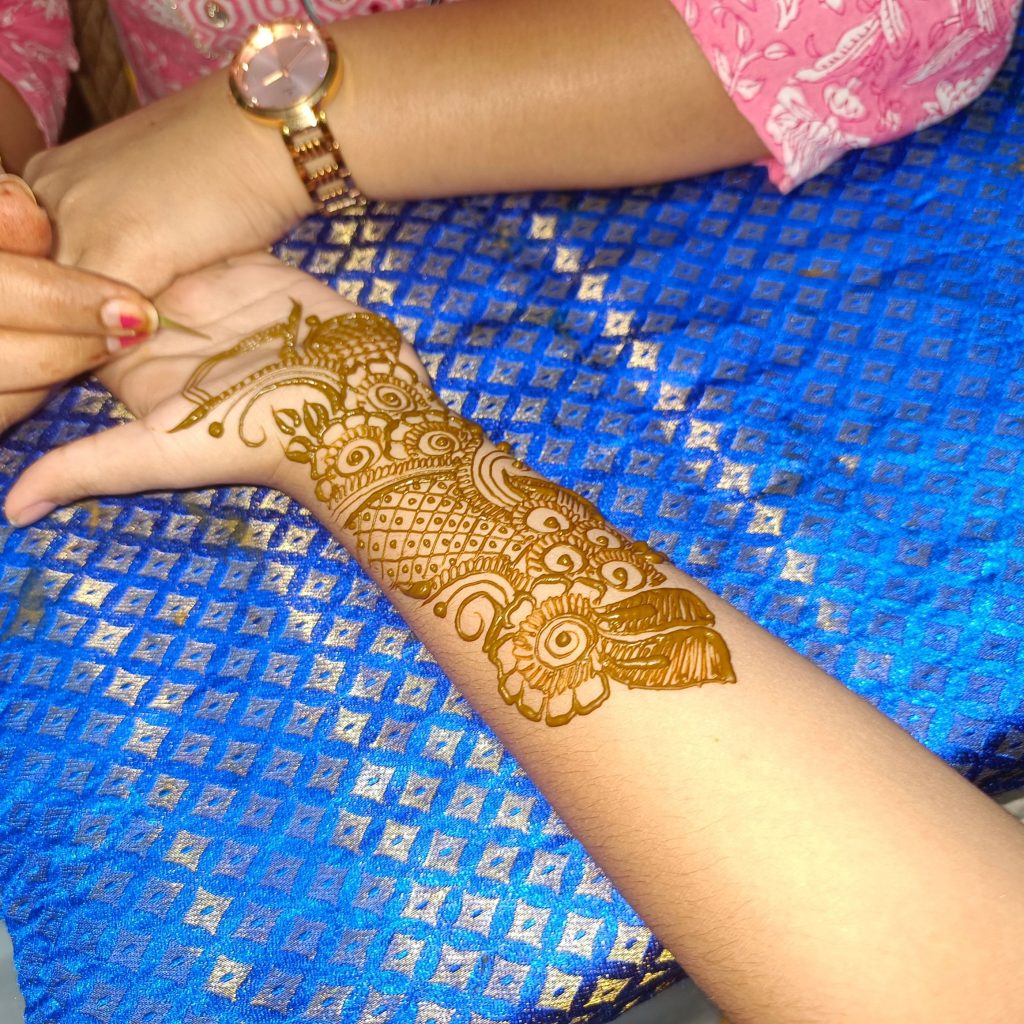 Simple Arabic Mehndi Design