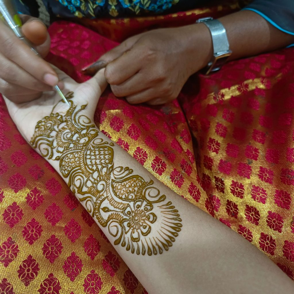Simple Arabic Mehndi Design