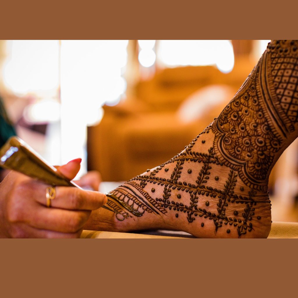 Simple Mehndi Design on Bride's Feet