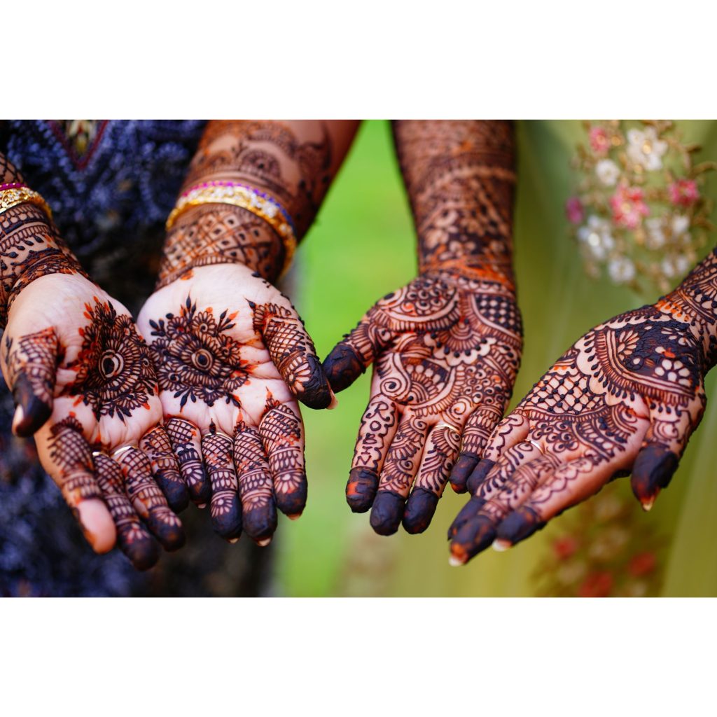 Front Hand Simple Mehndi Design