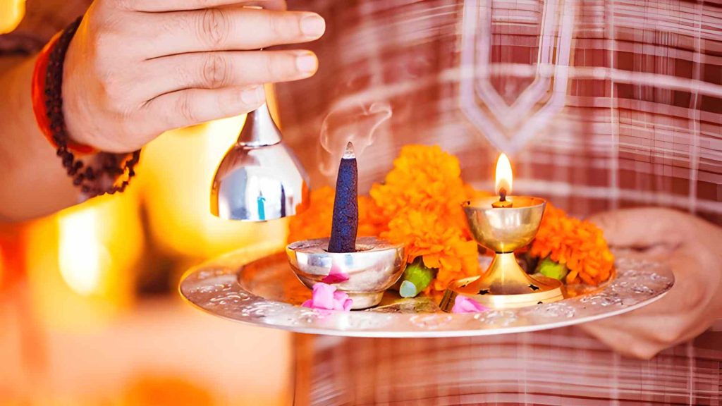 Hindi Indian Pandit in Mumbai