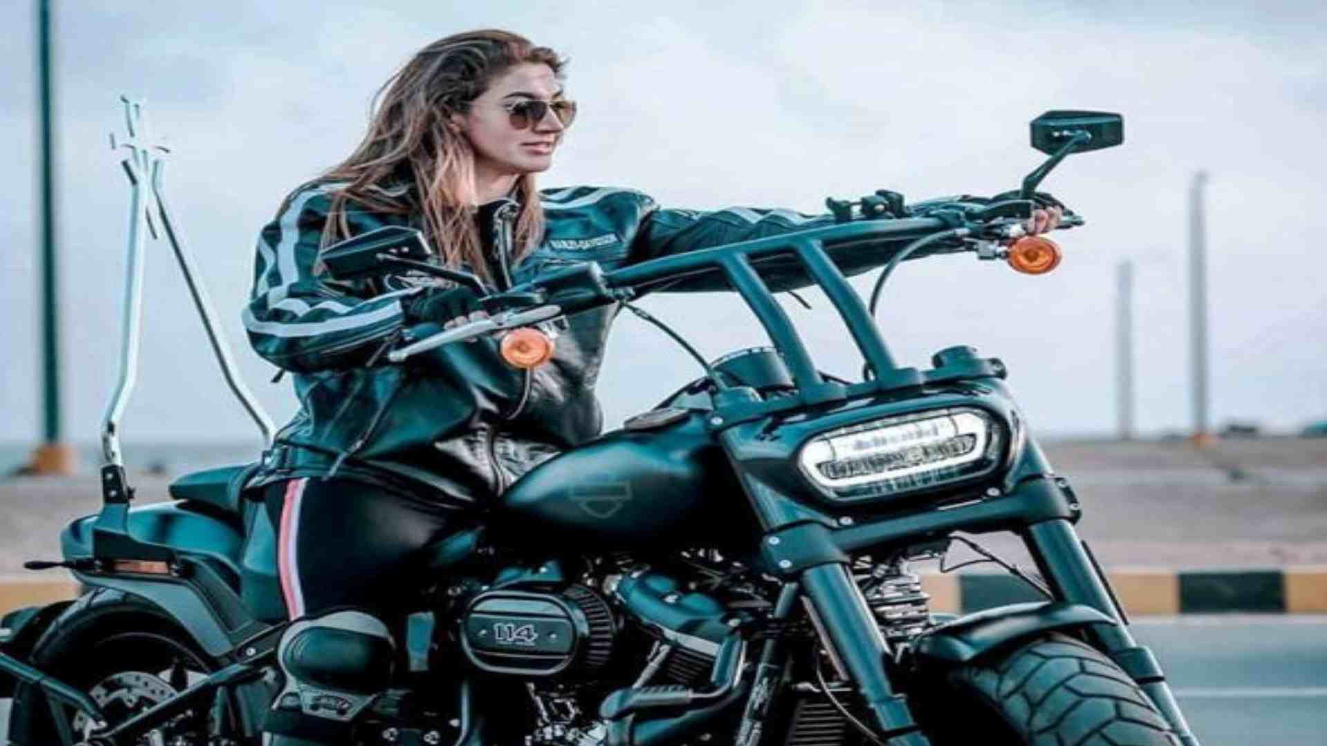 Sana Fakhar Age